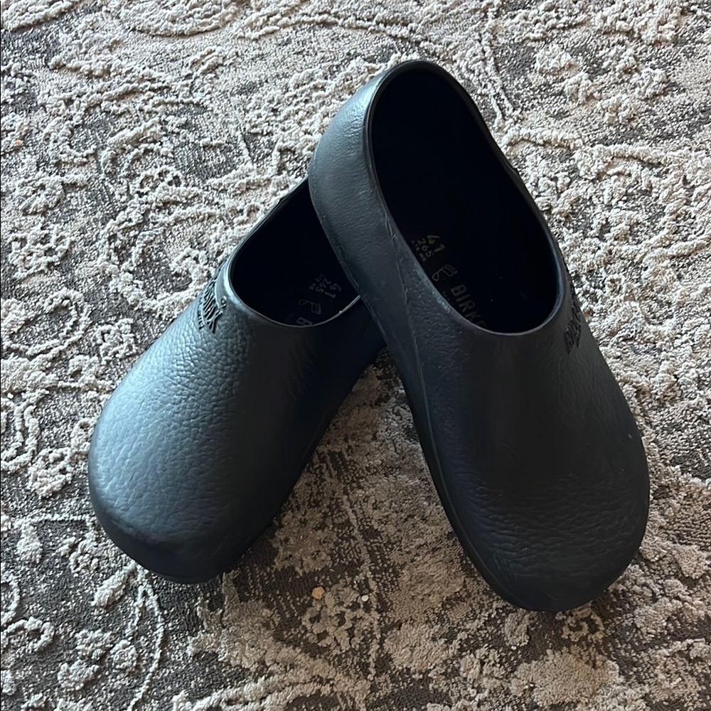 Birkenstock Professionals Black clogs!